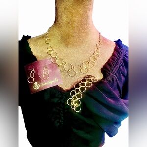 Premier Design NWOT Gold colored Circle Necklace/Earring/bracelet Set